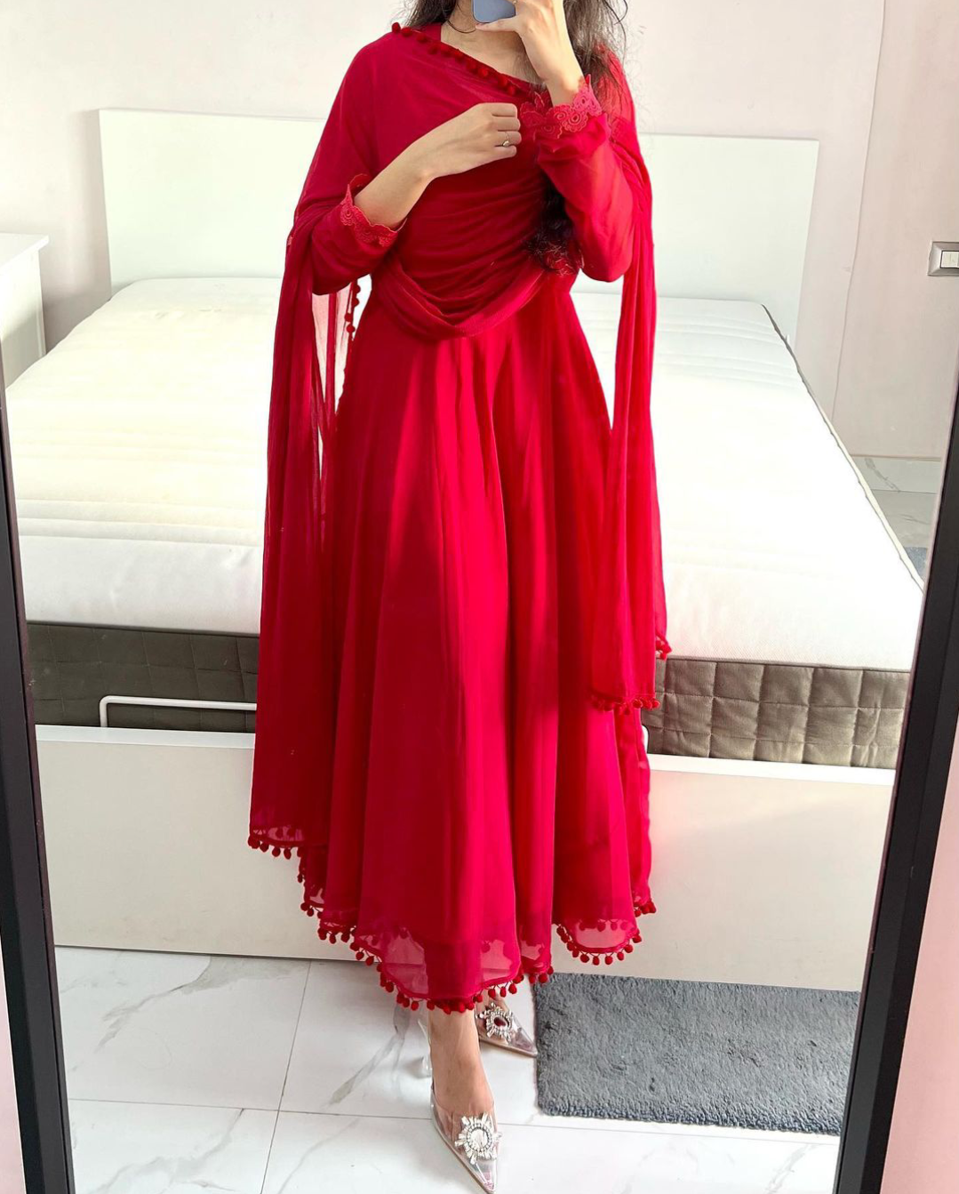 Mahira khan 🧡♥️🧡 | Stylish dresses, Muslim beauty, Party wear